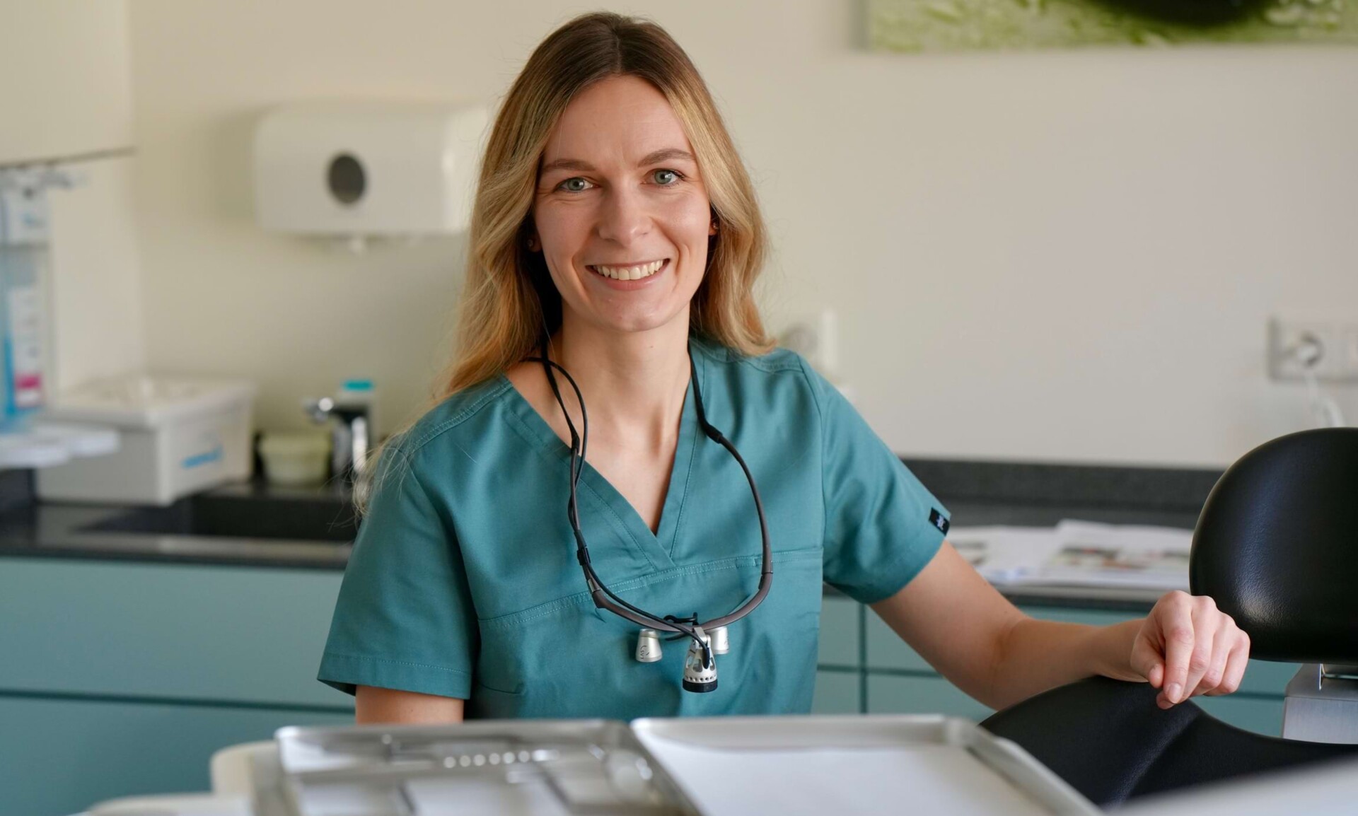 Zahn&auml;rztin Dr. Isabell Jordan findet f&uuml;r Patient:innen aus Osnabr&uuml;ck-Westerberg und Region individuelle L&ouml;sungen